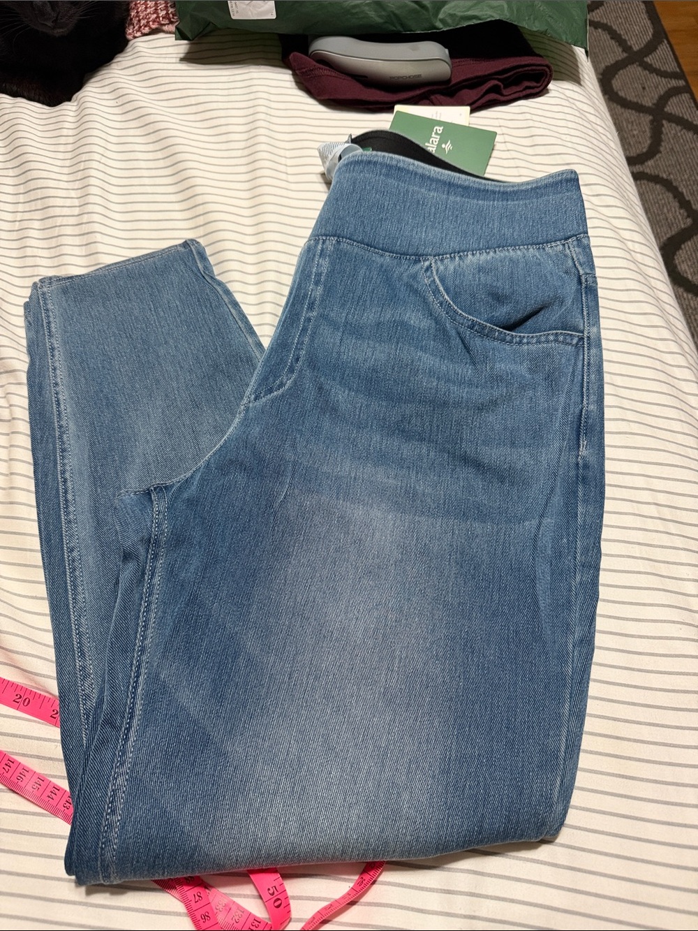 Halara Light Blue Women's Pull-On Skinny Jeans 7/8. 24” inseam.